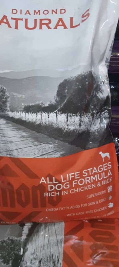 Diamond Naturals All Life Stages Dog Food Bag - Holistic nutrition for Rottweilers of all ages